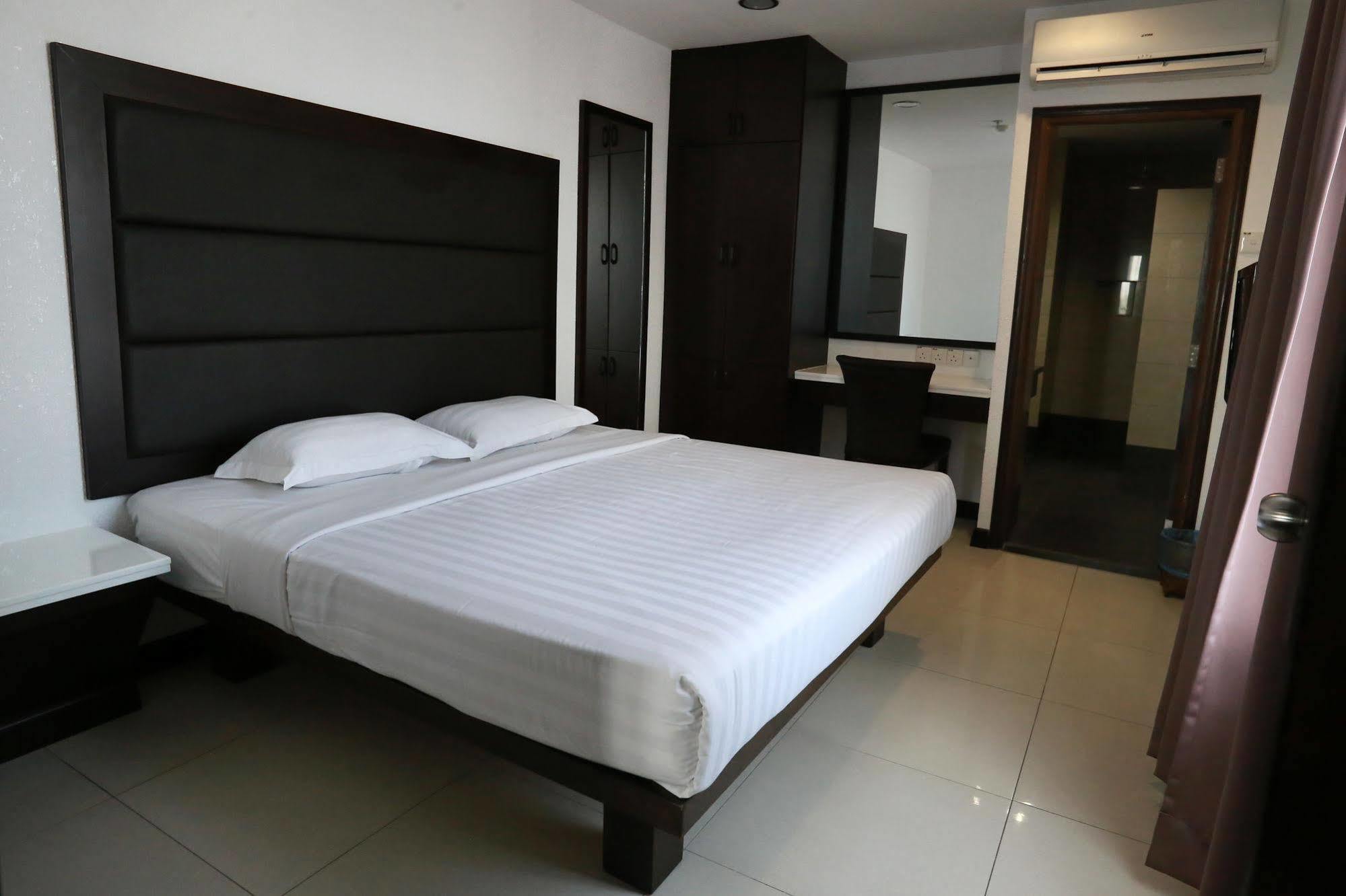 Crystal Lodge Kota Bharu Eksteriør bilde